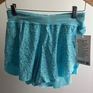 NWT Lululemon Find Your Pace Short 3" - Size 6